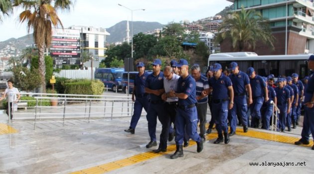 Alanya'nın Emlak Çetesi Çökertildi
