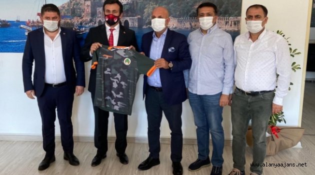 Alanyaspor’dan Yeni Müdür Yılmaz’a ziyaret
