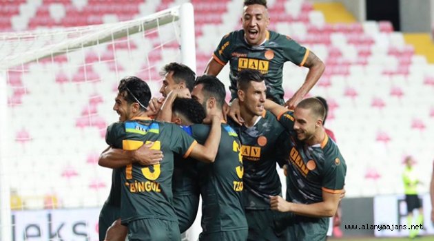 Alanyaspor galibiyetle başladı