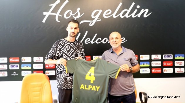 Alanyaspor, genç stopere imzayı attırdı
