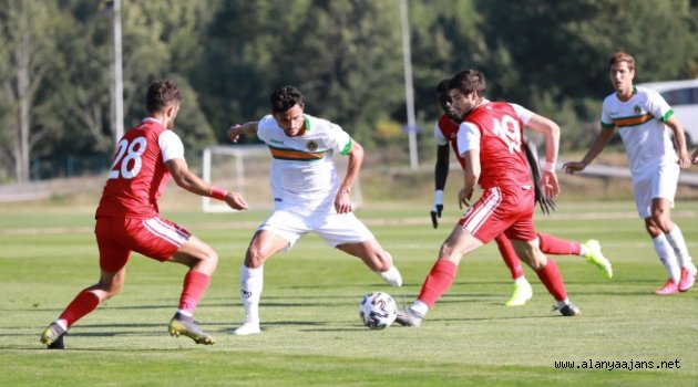 Alanyaspor hazırlık maçında galip