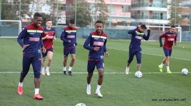 Alanyaspor hazırlıklara başladı