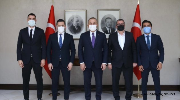 Alanyaspor heyetinden Bakan Çavuşoğlu’na ziyaret