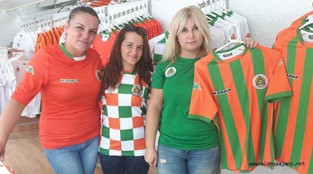 Alanyaspor'un lisanlı ürünleri satışta