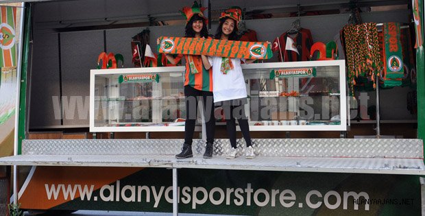 ALANYASPOR MOBİL STORE HİZMETE GİRDİ