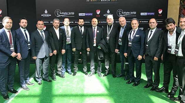 Alanyaspor Yönetimi Futbol Zirvesi’nde