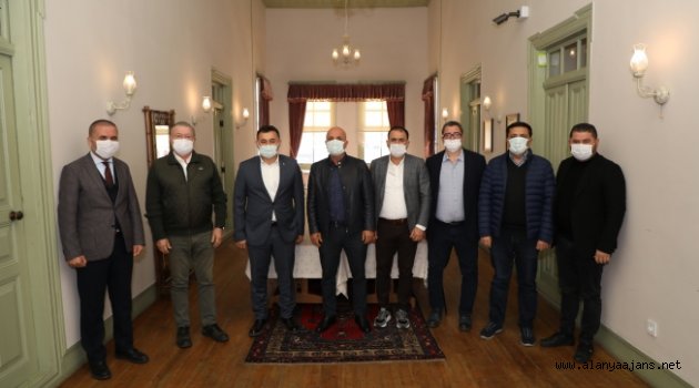 Alanyaspor yönetiminden Başkan Yücel’e ziyaret