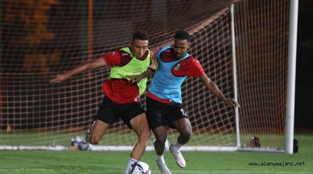 Alanyaspor'da Hatayspor maçı hazırlıkları sürüyor