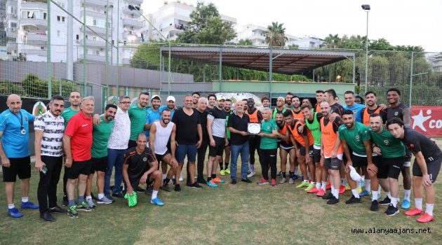Alanyaspor'da malzemeci Çetin emekli oldu