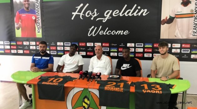 Alanyaspor'dan toplu imza töreni