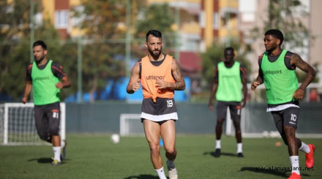 Alanyasporlu futbolcu koronavirüse yakalandı