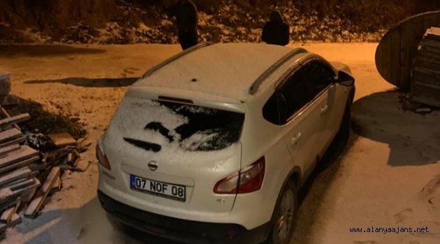 Alanya'ya kar yağdı