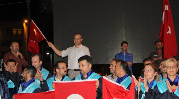 ALKÜ demokrasiye sahip çıkıyor