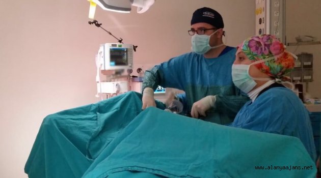 ALKÜ'de Kapalı Fıtık Ameliyatı