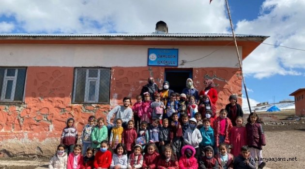 ALKÜ'lü öğrenciler duygulandıran projeye destek bekliyor