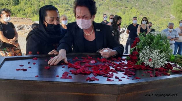 Alman filozof Alanya'da toprağa verildi