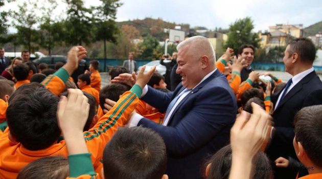 ALTSO'dan öğrencilere Spor Malzemesi