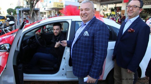 ALTSO'nun çekilişinden otomobil kazandı