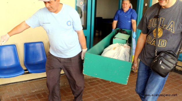 Anne ve bebeği aynı tabuta kondu