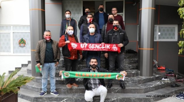 Antalyaspor taraftar grubundan Alanyaspor'a ziyaret