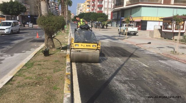 Asat, bozulan yolları yapıyor