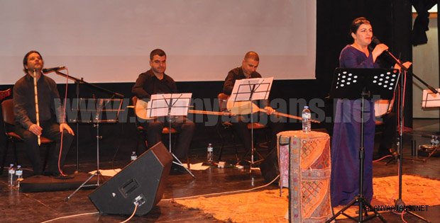 AYNUR ÇETİN AKM' DE SAHNE ALDI