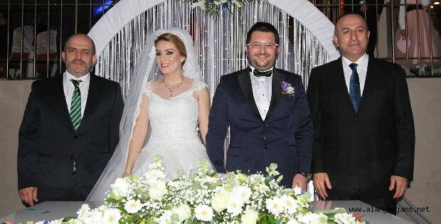 BAKAN ÇAVUŞOĞLU NİKAH ŞAHİDİ OLDU