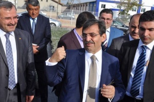 Bakan'dan esprili Amerikan tarihi yorumu