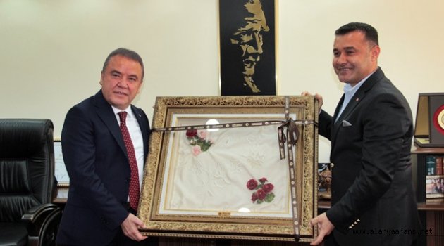 Başkan Böcek: Alanya’nın caddelerini vereceğiz!