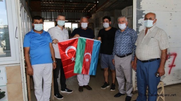 Başkan Şahin bayrak kampanyasına devam ediyor