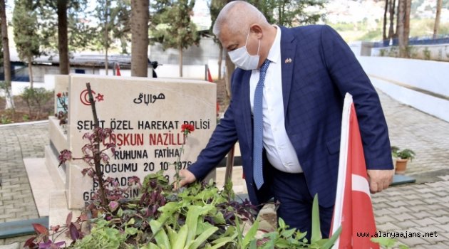 Başkan Şahin’den şehitlik ziyareti