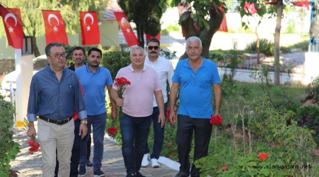 Başkan Şahin’den şehitlik ziyareti