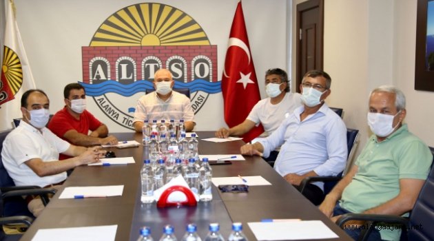 Başkan Şahin muhtarların taleplerini dinledi