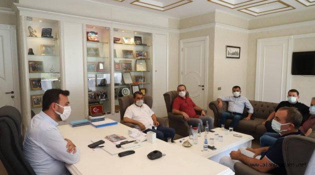 Başkan Toklu ziyaretçilerini ağırlıyor