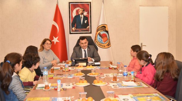 Başkan Yücel, Eko Öğrencileri İle Çevre Bilincini Konuştu