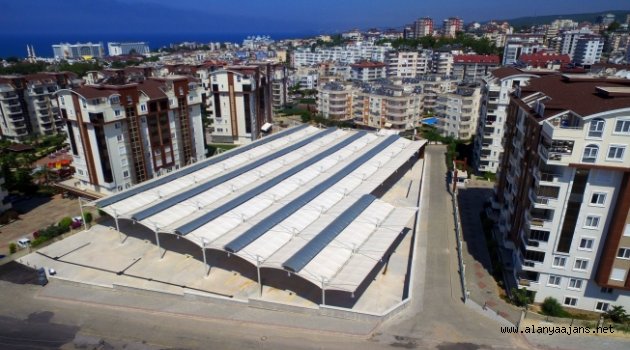 Başkan Yücel pazar yerini inceledi