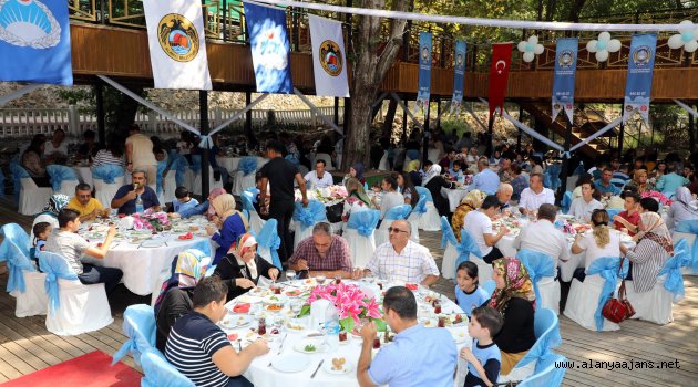 Başkan Yücel zabıta personeliyle kahvaltıda buluştu