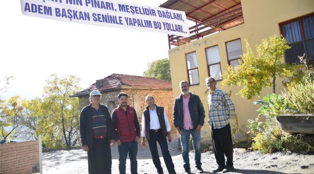 Başkan Yücel'e Pankartlı Teşekkür