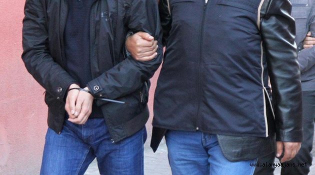 Başkasına ait evi satmak isterken yakalandı