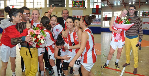 BASKETBOL MAÇINDA SÜRPRİZ EVLİLİK TEKLİFİ!