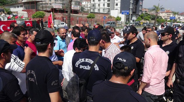 "Bayrak" davasında beraat
