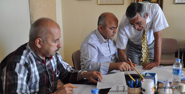 BELEDİYE 700 BİN LİRAYA OTOBÜS İHALESİ YAPIYOR
