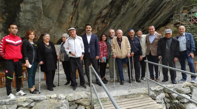 Belediye Huzurevi Sakinlerini Unutmadı