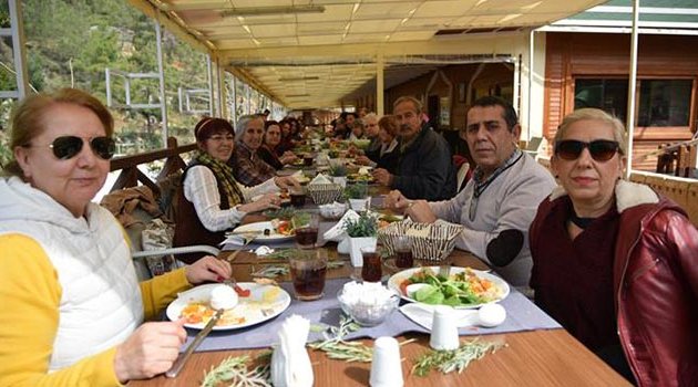 Belediyeden Yaşlılara Özel Gezi