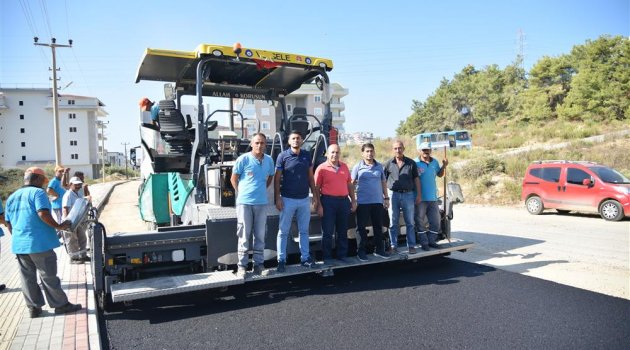 Belediyenin asfalt atağı sürüyor
