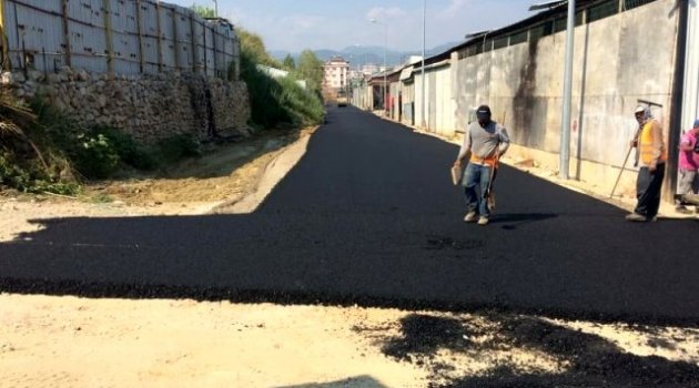 Büyükşehirden Alanya Sanayi Sitesi'ne asfalt