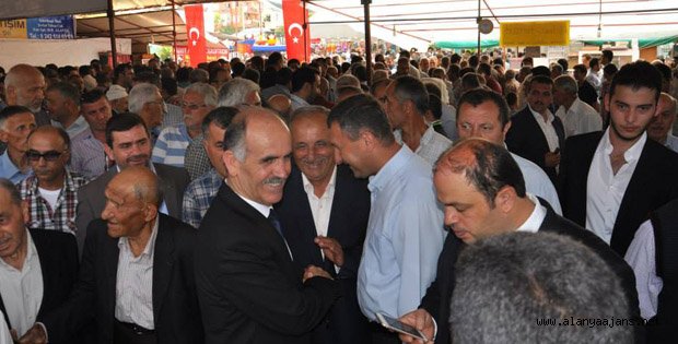 CAFER HOCA TALEBE YURDU KERMESİNİ ZİYARET ETTİ