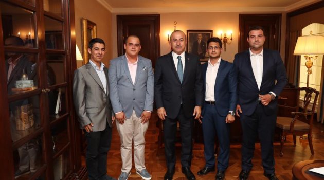 Çavuşoğlu, Alanyalı gençleri ağırladı