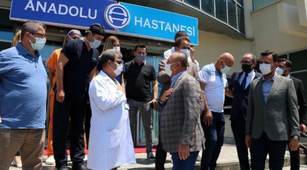 Çavuşoğlu, Babacar'ı hastanede ziyaret etti