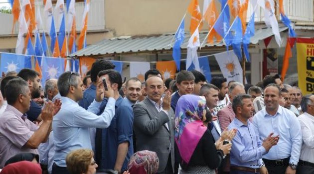 Çavuşoğlu: Biz 'Yapacağız' Diyoruz; Onlar 'Yıkacağız' Diyor